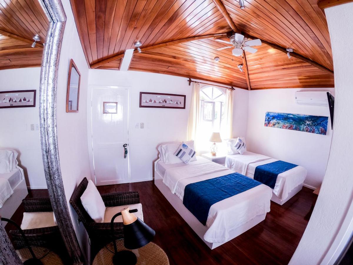 Hotel Angermeyer Waterfront Inn Puerto Ayora  Exteriér fotografie