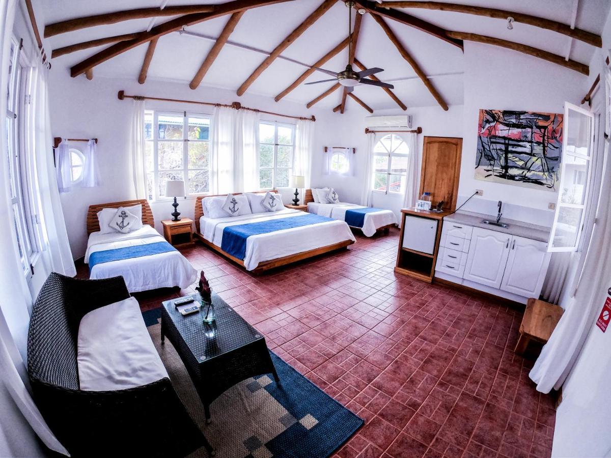 Hotel Angermeyer Waterfront Inn Puerto Ayora  Exteriér fotografie