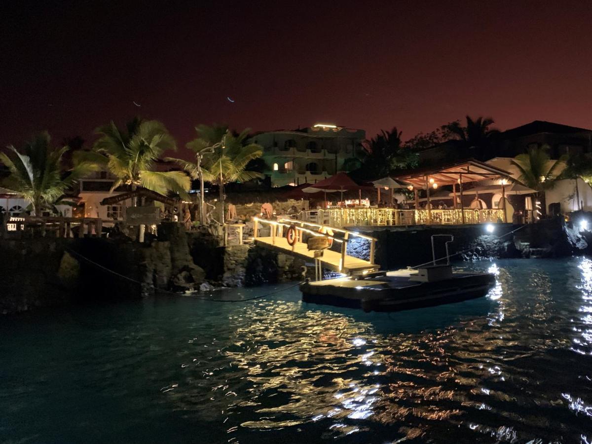Hotel Angermeyer Waterfront Inn Puerto Ayora  Exteriér fotografie