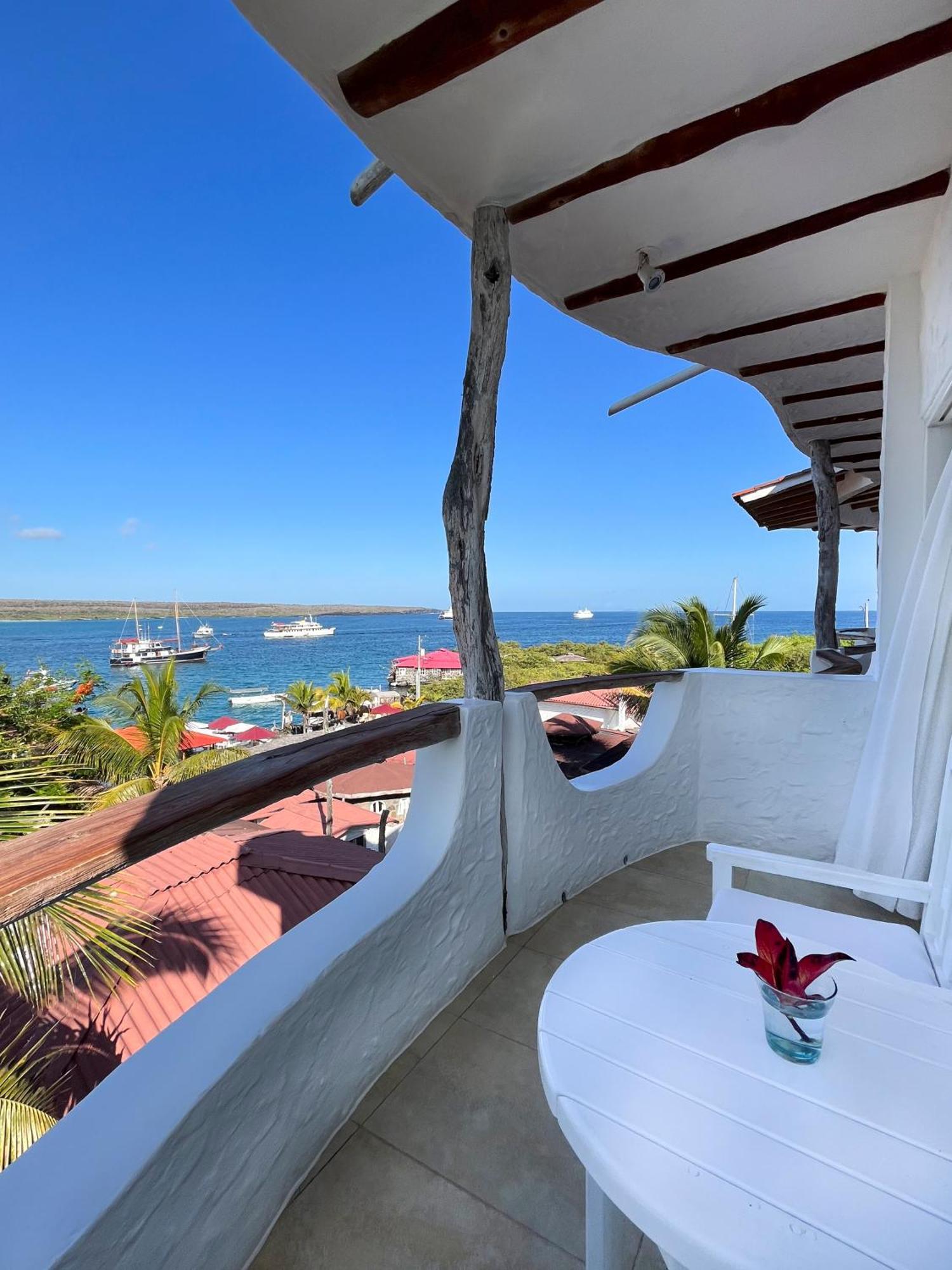 Hotel Angermeyer Waterfront Inn Puerto Ayora  Exteriér fotografie