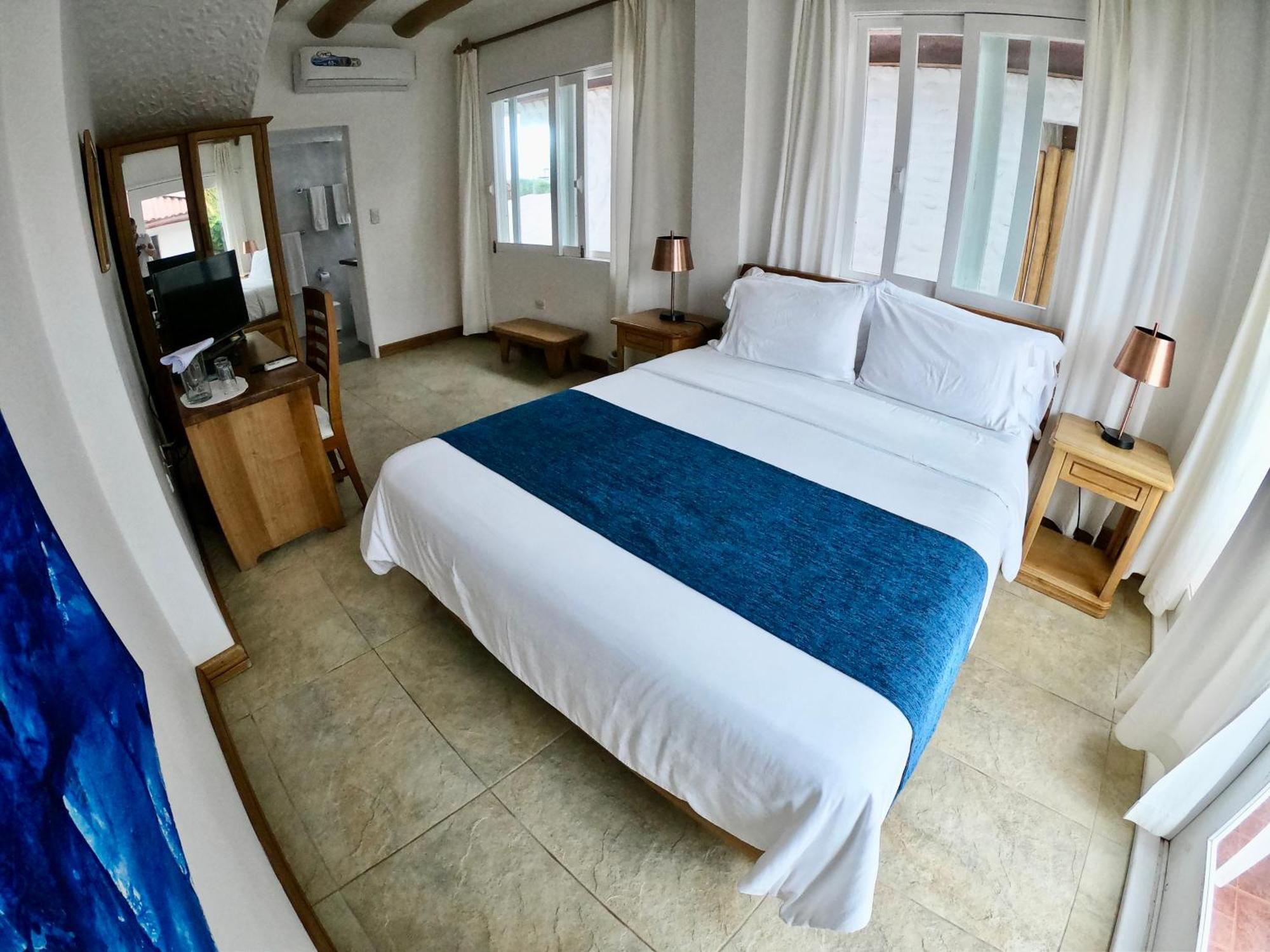 Hotel Angermeyer Waterfront Inn Puerto Ayora  Exteriér fotografie
