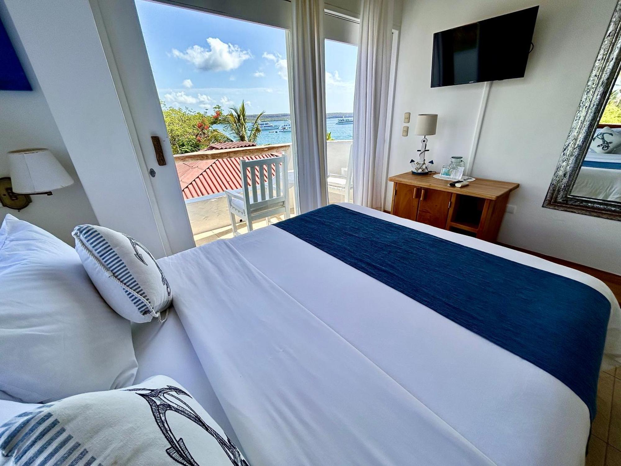 Hotel Angermeyer Waterfront Inn Puerto Ayora  Exteriér fotografie