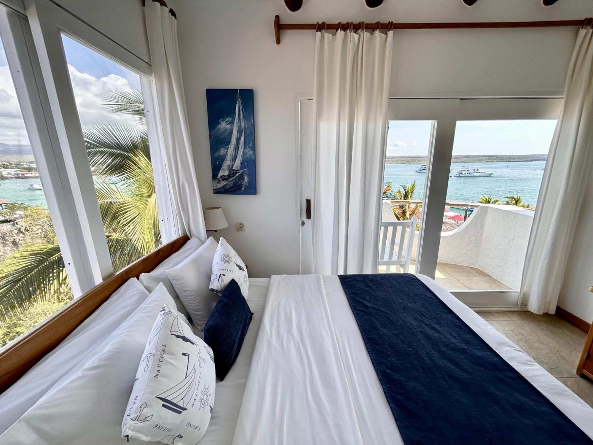 Hotel Angermeyer Waterfront Inn Puerto Ayora  Exteriér fotografie