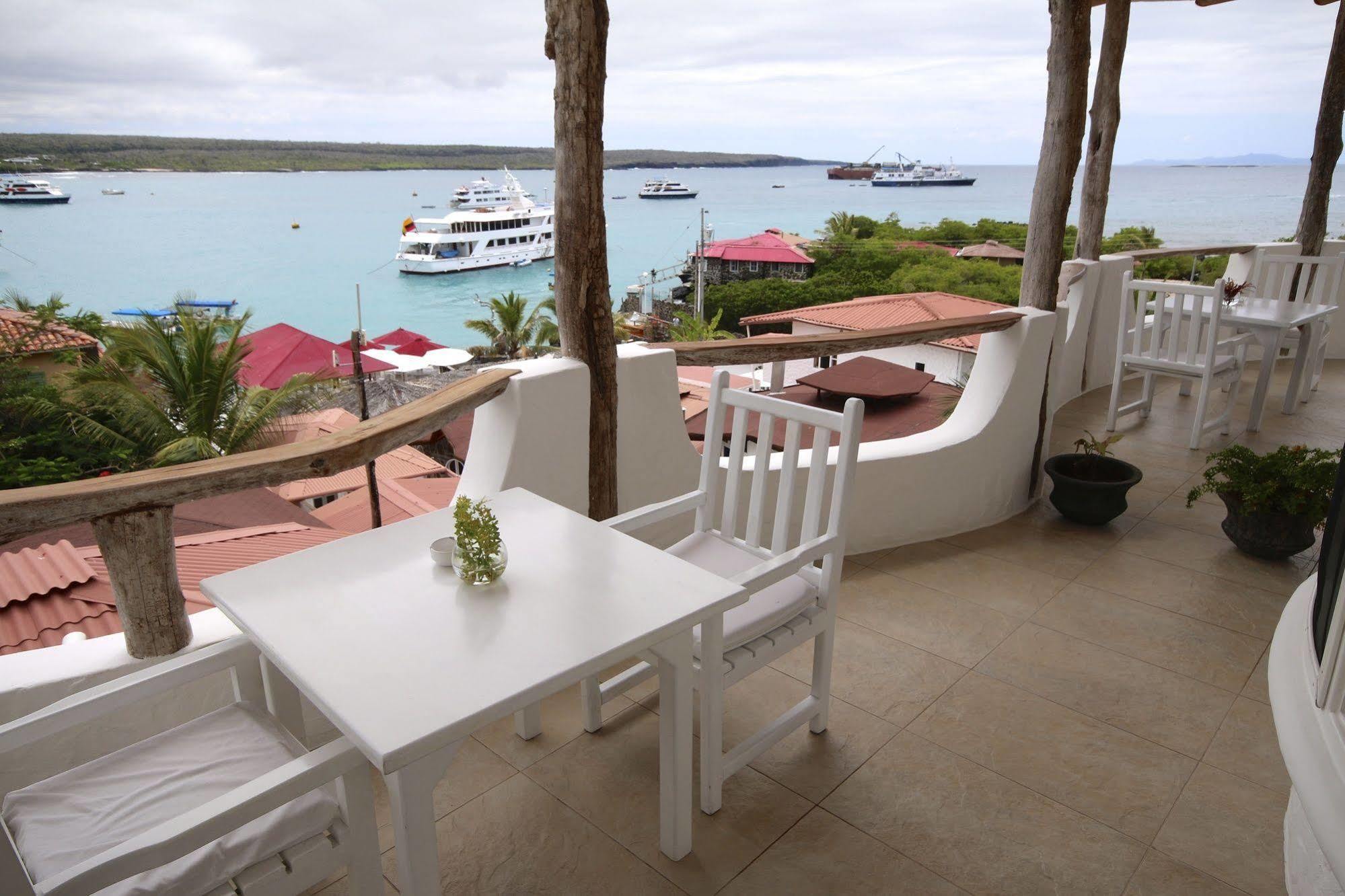 Hotel Angermeyer Waterfront Inn Puerto Ayora  Exteriér fotografie